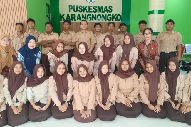 Konselor Sebaya Bersama Siswa SMA Karangnongko 